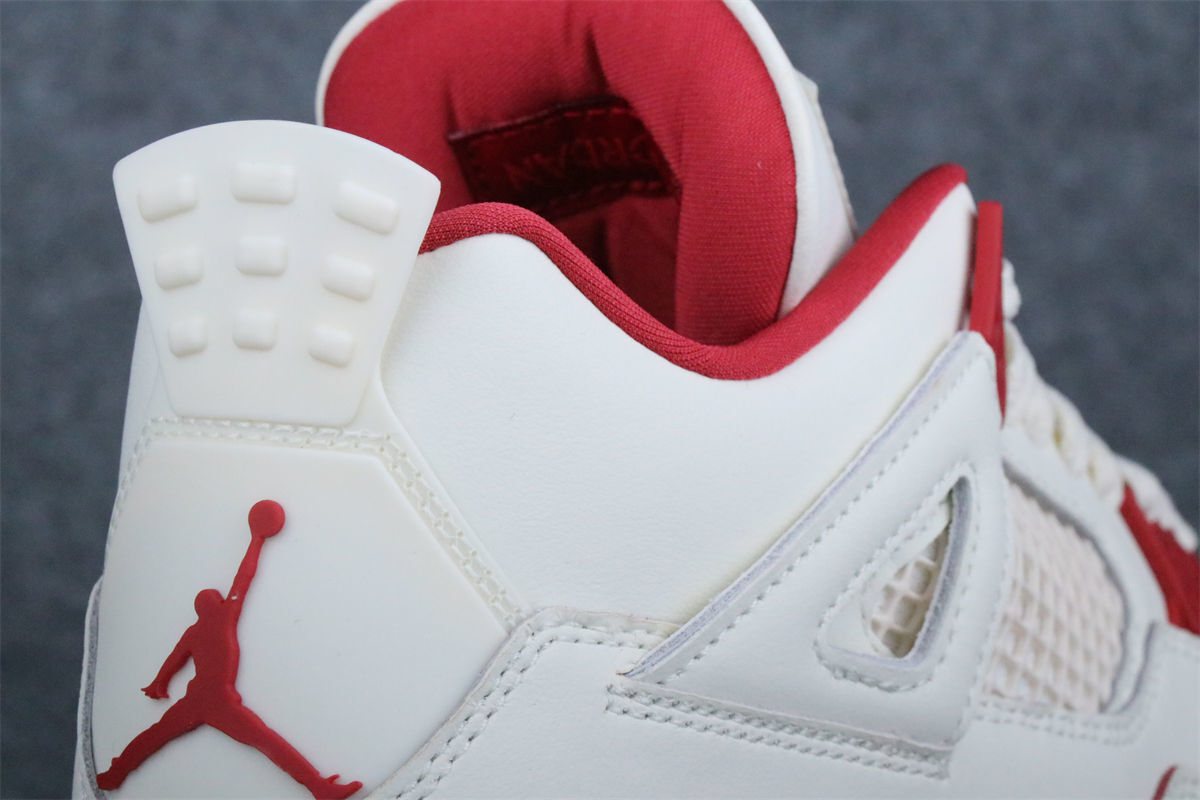 (Early Look) Air Jordan 4 Retro “Pale Ivory / Sierra Red”