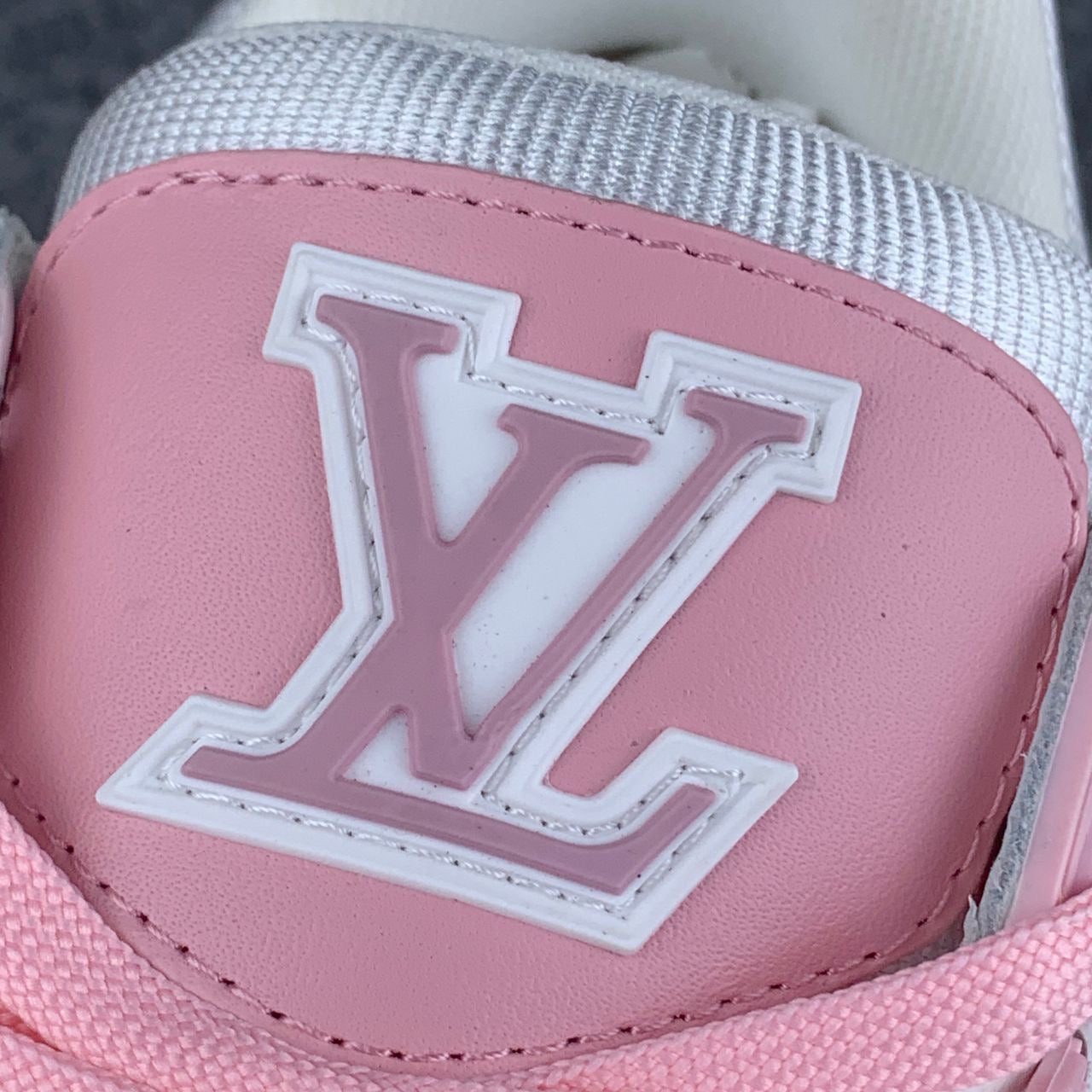 WMNS LV Trainer ‘Rose’